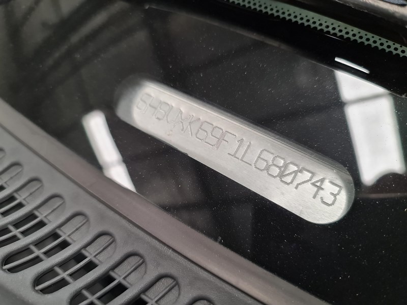 holden commodore ss 867042 063