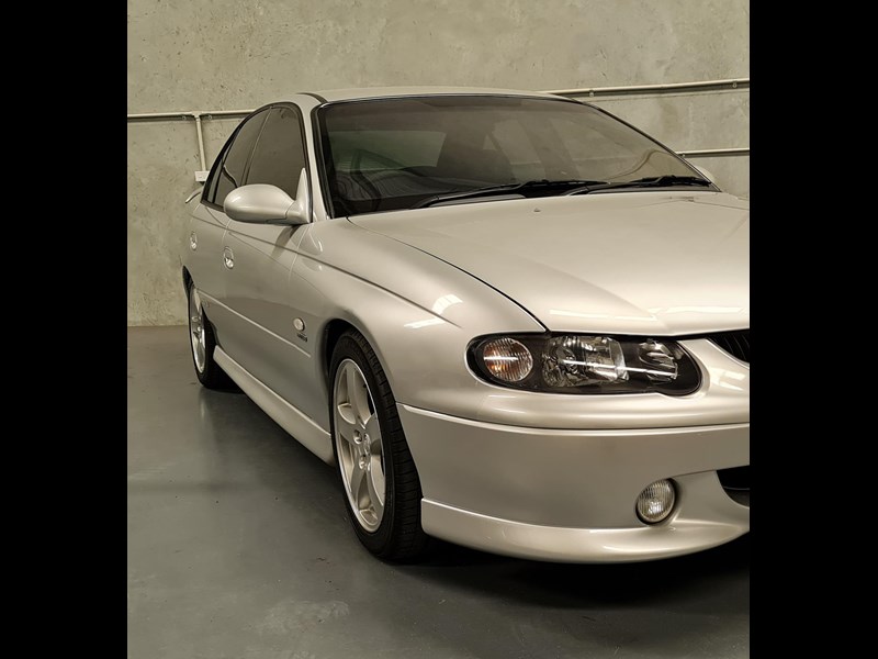 holden commodore ss 867042 069