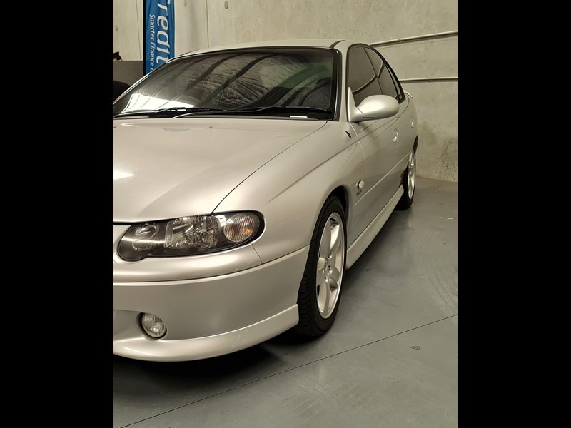 holden commodore ss 867042 071