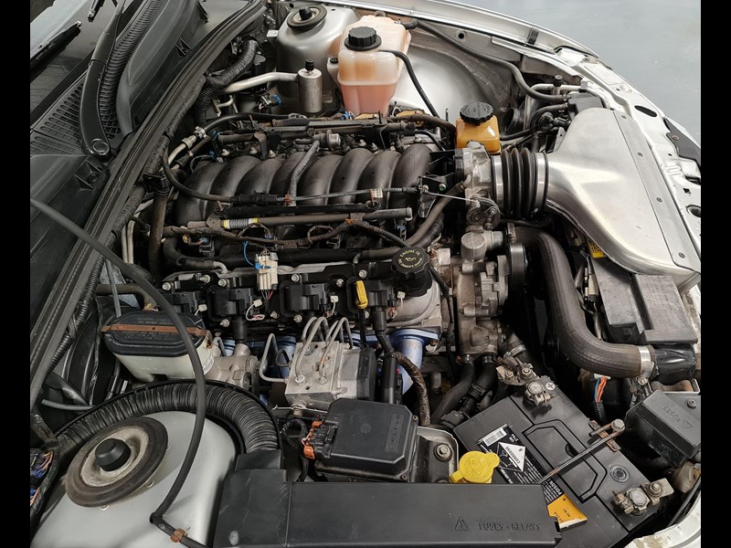 holden commodore ss 867042 055
