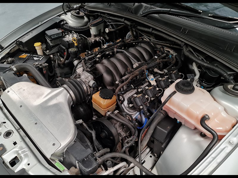 holden commodore ss 867042 053