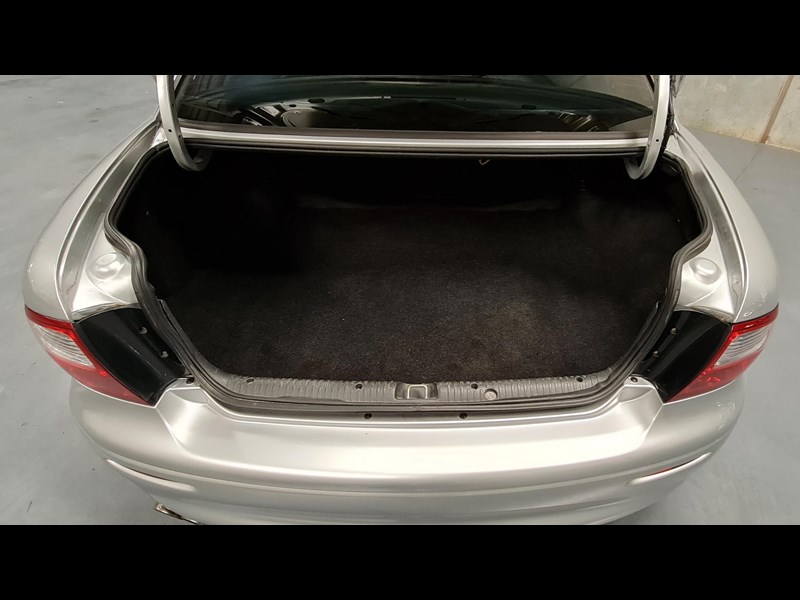 holden commodore ss 867042 089