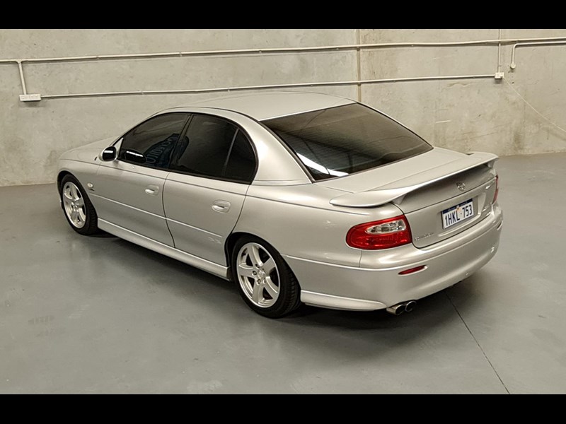 holden commodore ss 867042 103