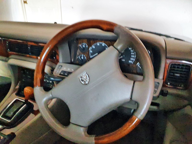 jaguar xj6 871154 005