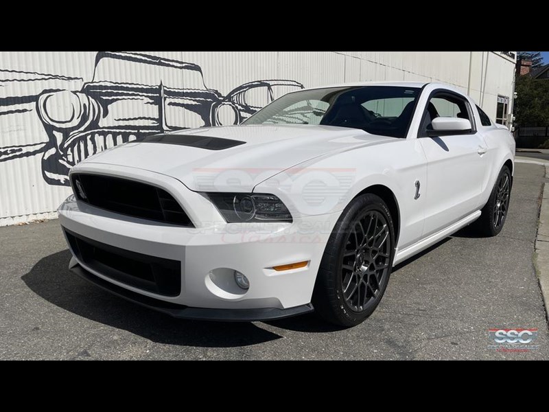 ford mustang 869194 001