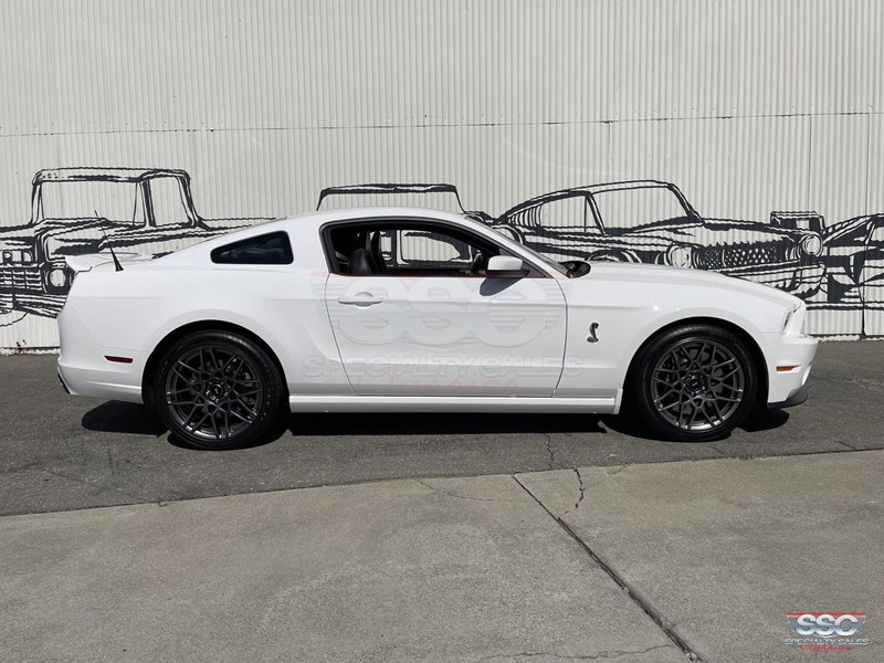 ford mustang 869194 025