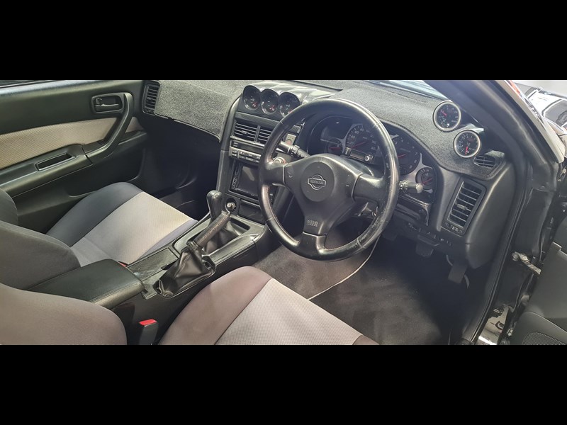 nissan skyline 868866 007