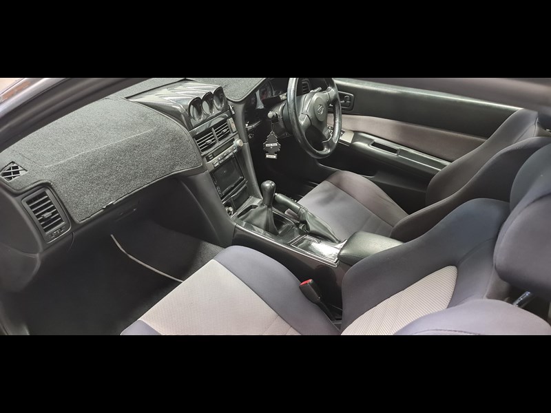 nissan skyline 868866 009