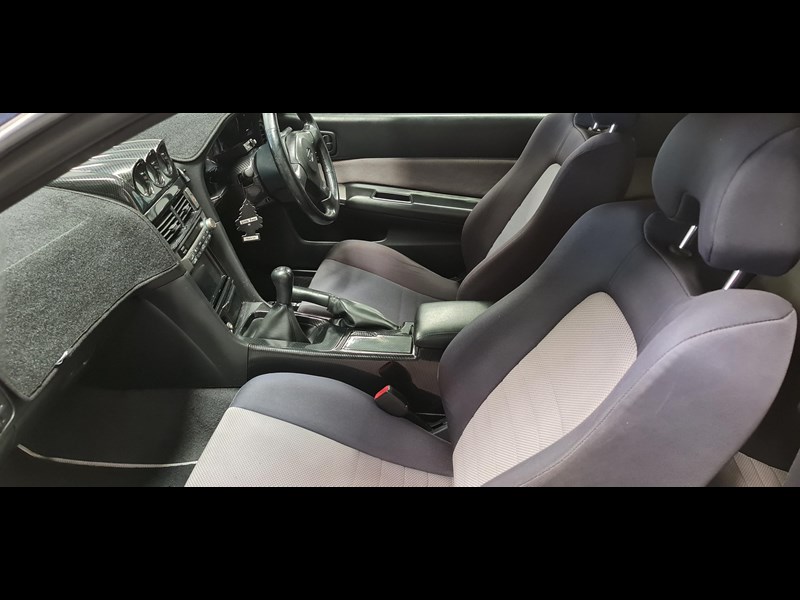 nissan skyline 868866 013