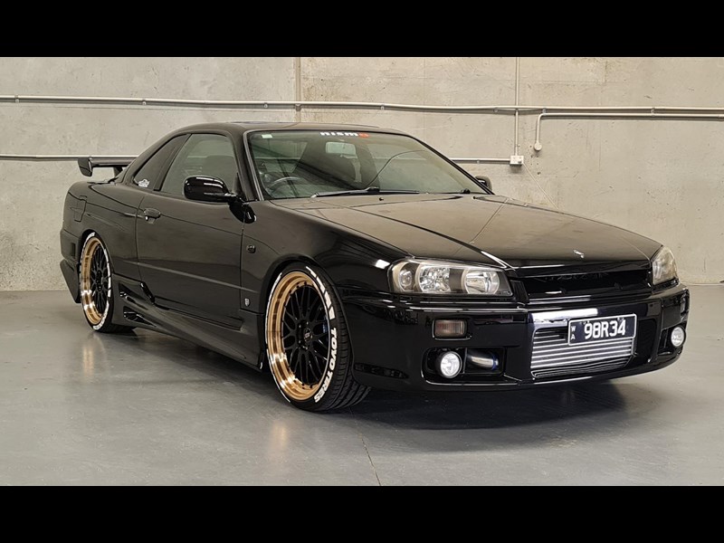 nissan skyline 868866 001