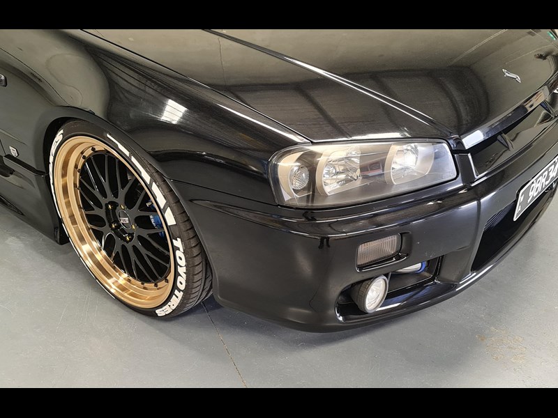 nissan skyline 868866 069