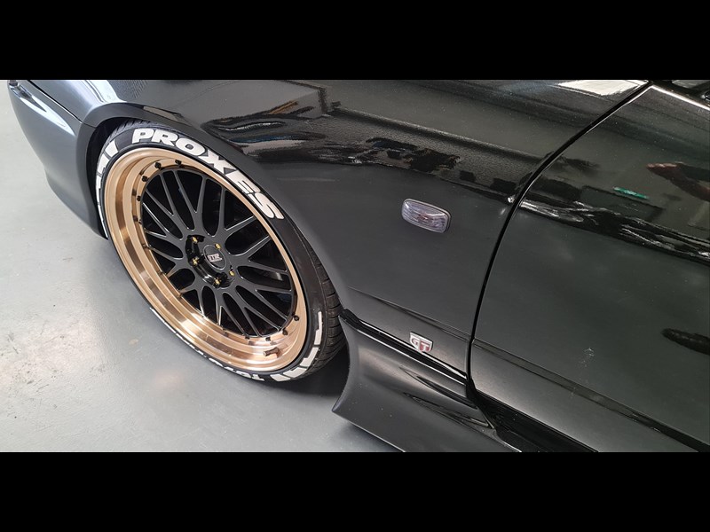 nissan skyline 868866 081