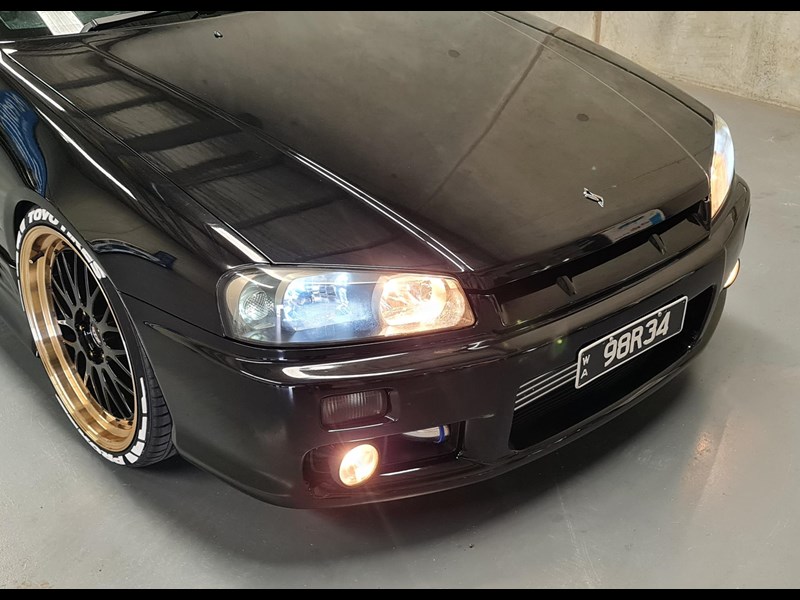 nissan skyline 868866 075