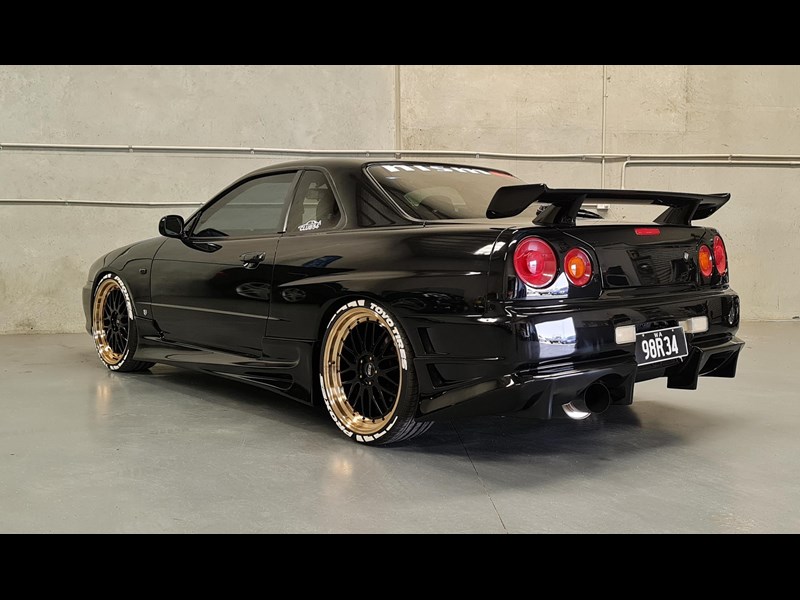 nissan skyline 868866 005