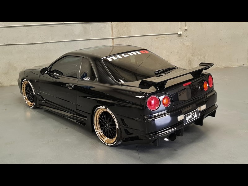 nissan skyline 868866 111