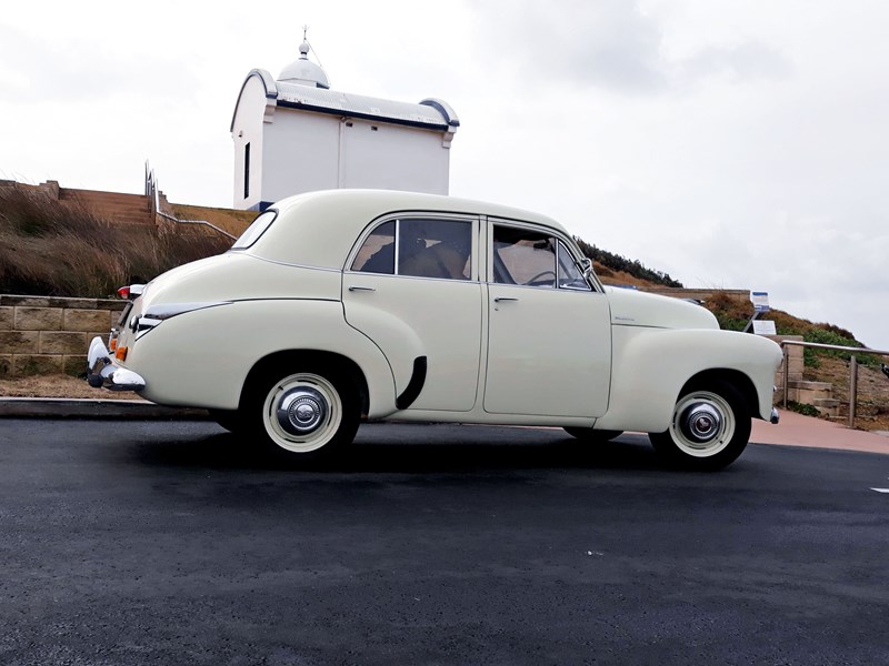 holden special 869775 001