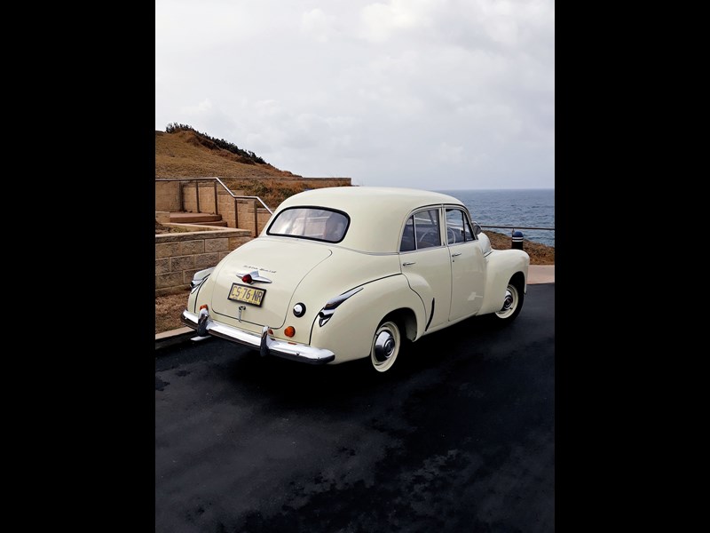 holden special 869775 011