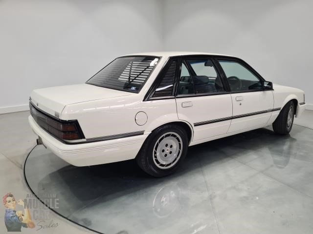 holden vk 869764 021