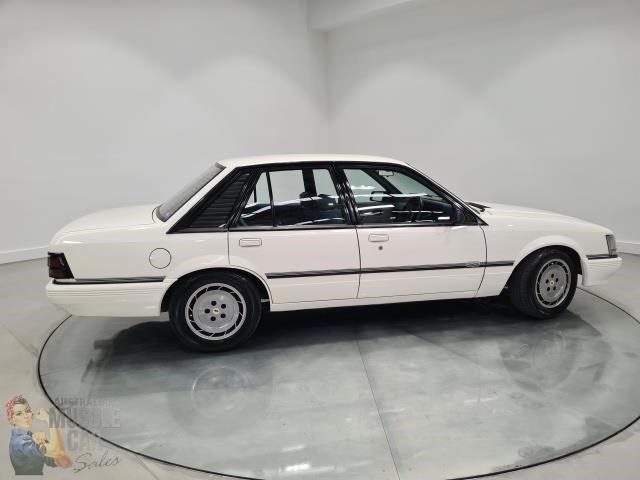 holden vk 869764 017