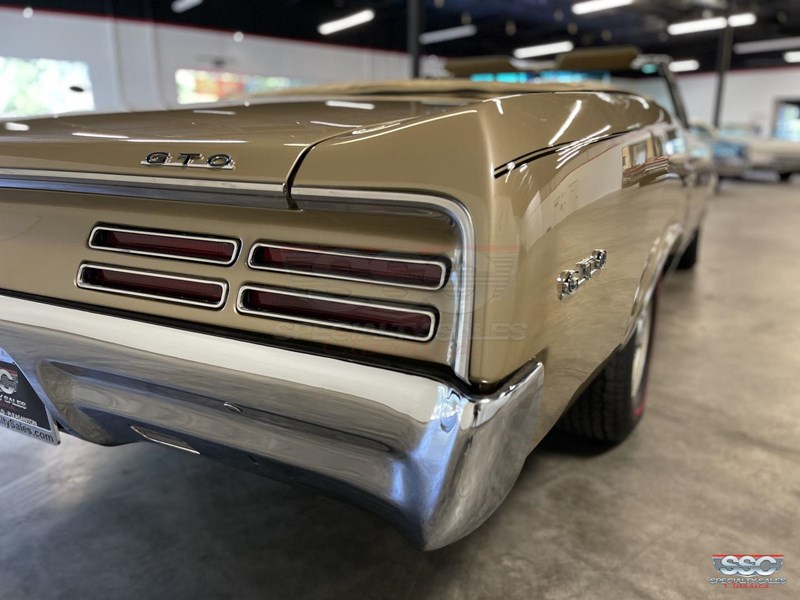 pontiac gto 871258 049