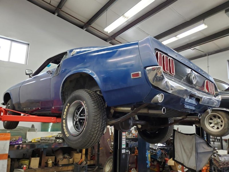 ford mustang 871389 073