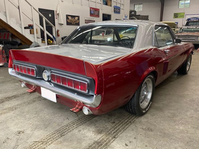 ford mustang 871792 049