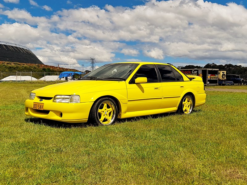 ford falcon 872057 003