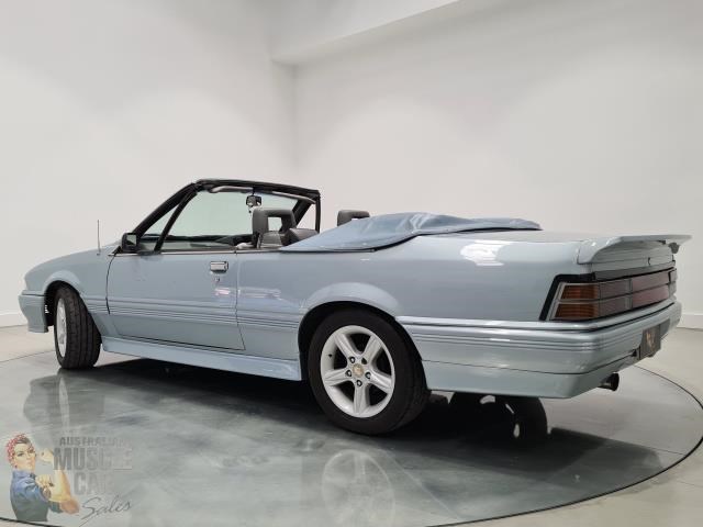 holden commodore 872147 031