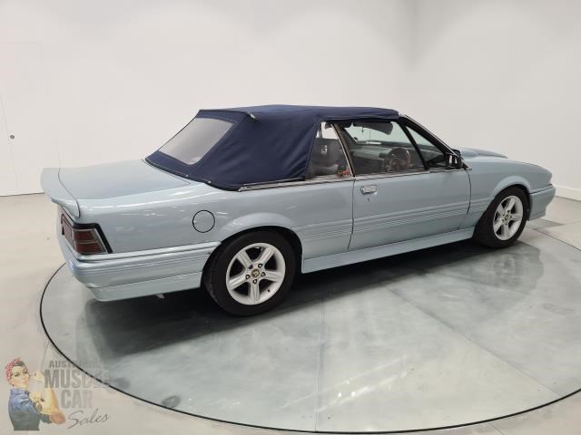 holden commodore 872147 065