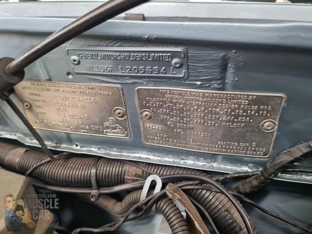 holden commodore 872147 095