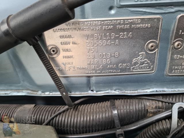 holden commodore 872147 097