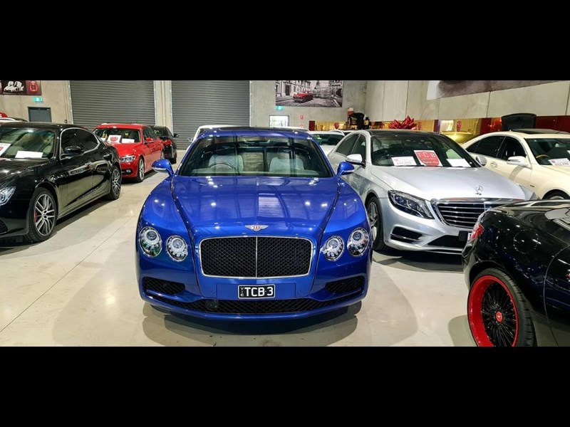 bentley flying spur 872148 011
