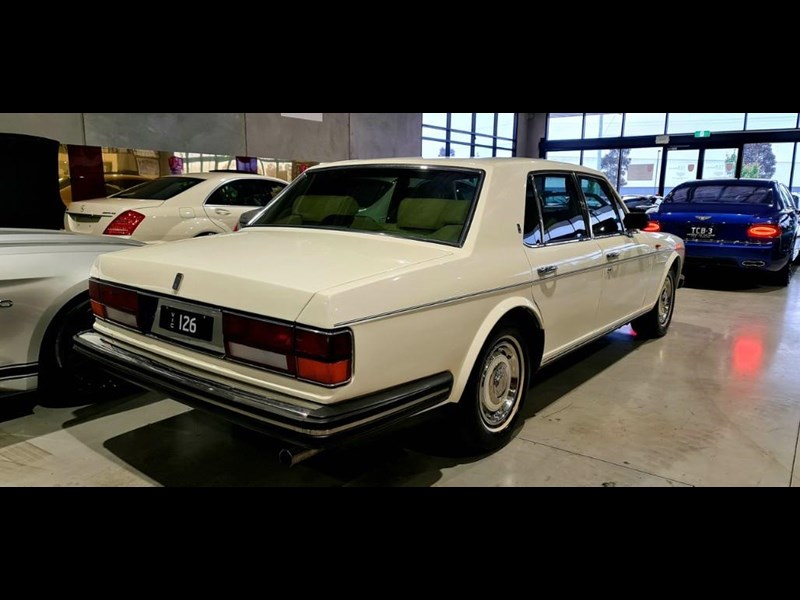 rolls-royce silver spirit 872149 015