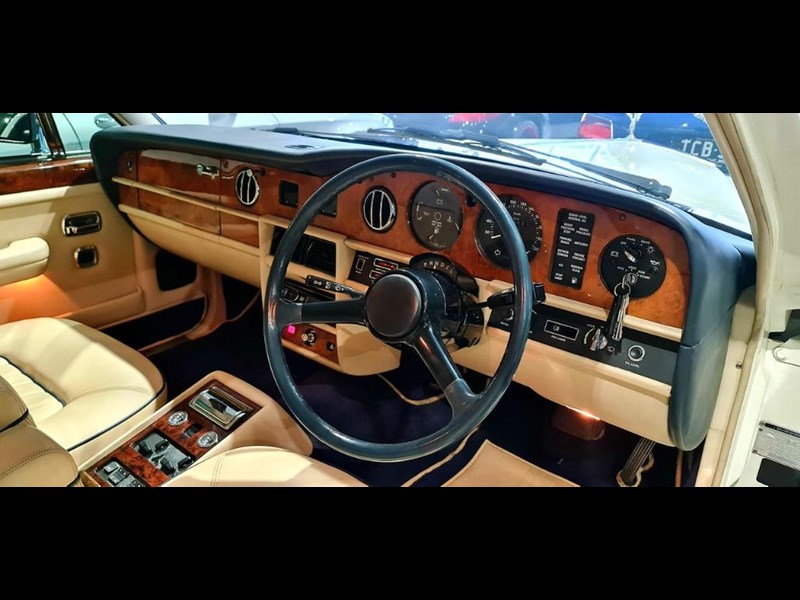 rolls-royce silver spirit 872149 049