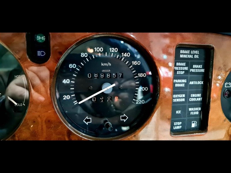 rolls-royce silver spirit 872149 051