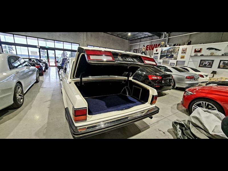 rolls-royce silver spirit 872149 057