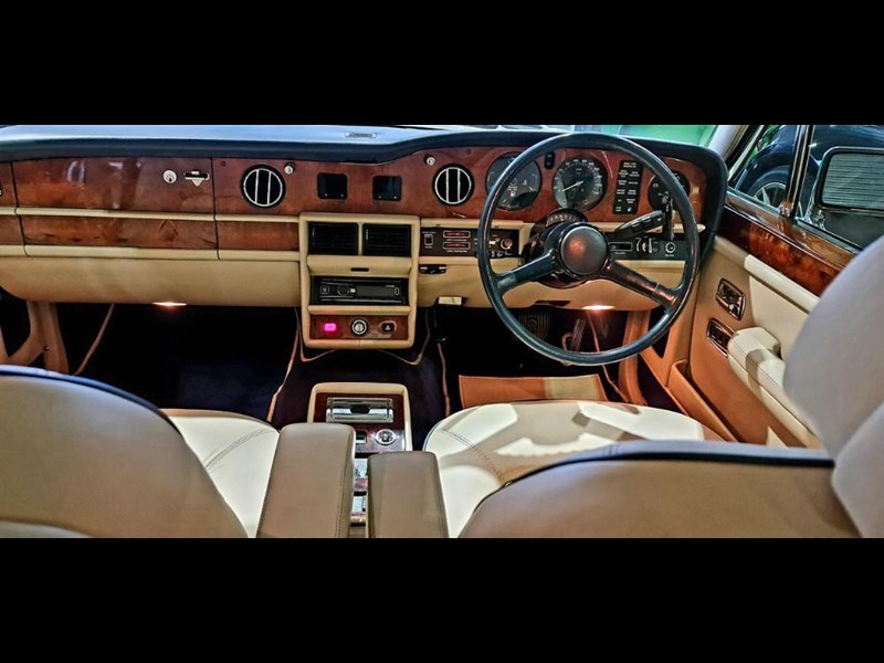 rolls-royce silver spirit 872149 081