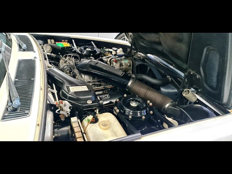 rolls-royce silver spirit 872149 085