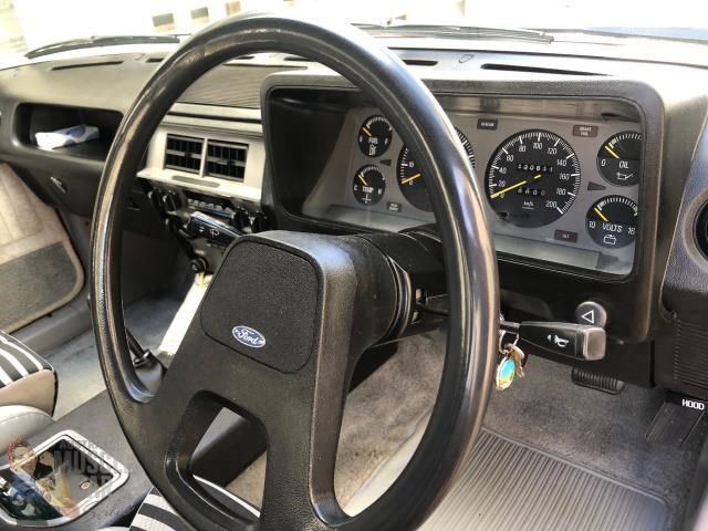 ford fairmont ghia 872306 035