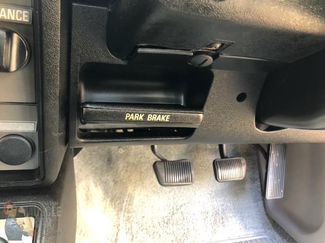 ford fairmont ghia 872306 057