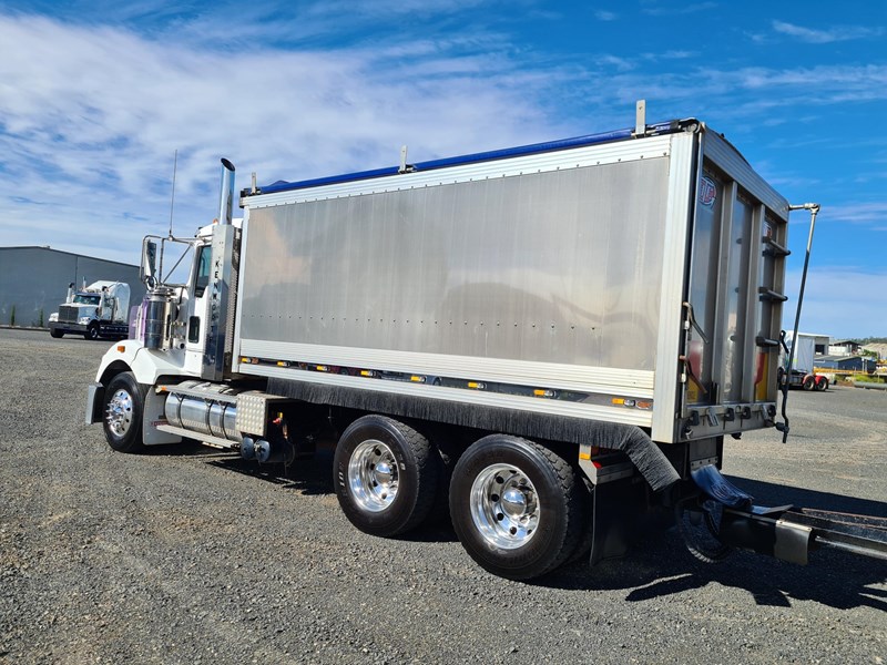 kenworth t409 sar 872367 011