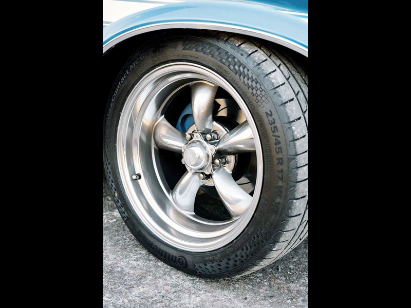 ford mustang 872938 021