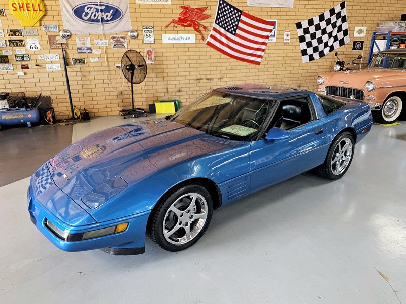 chevrolet corvette 872816 001