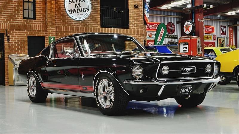 ford mustang 872855 001