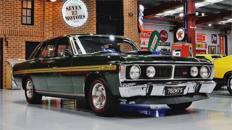 ford falcon 872863 001