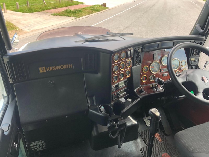 kenworth t403 873121 019