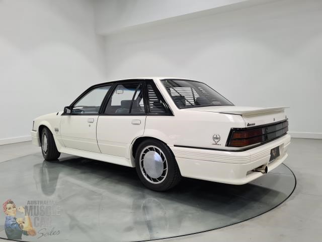 hdt commodore 873178 009