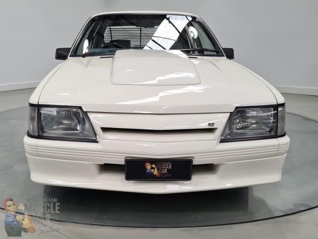hdt commodore 873178 015