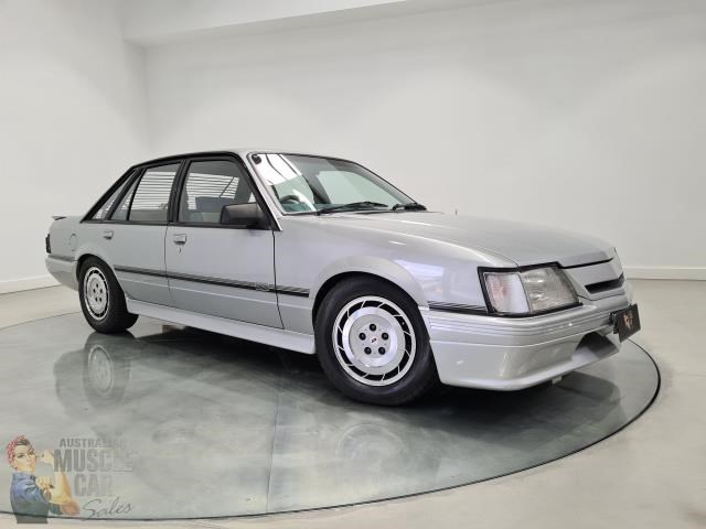 hdt commodore 873179 005