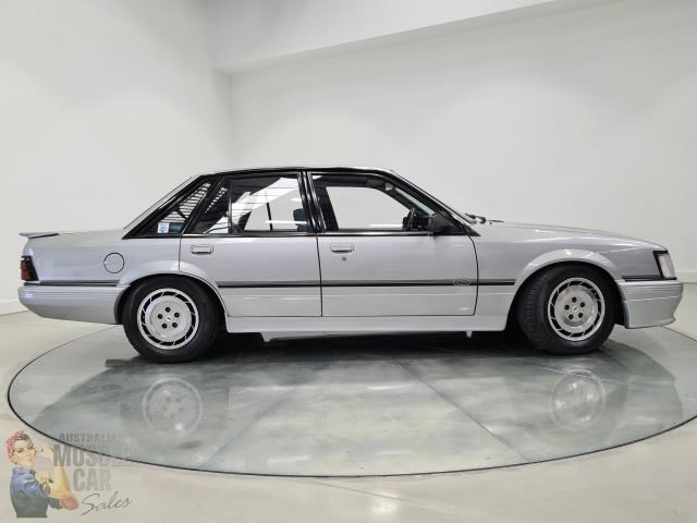 hdt commodore 873179 009